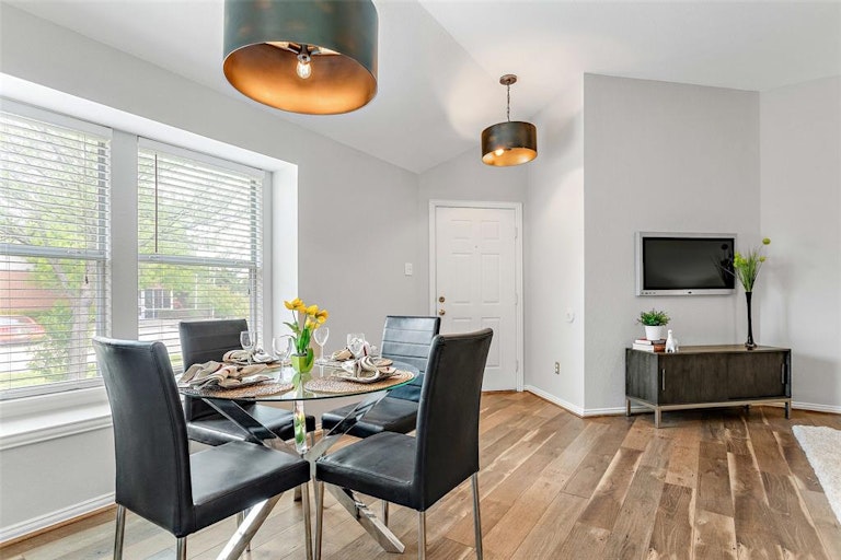Photo 3 of 22 - 1603 Myrtle Dr, Little Elm, TX 75068