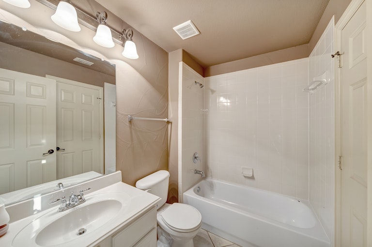 Photo 35 of 43 - 6835 Foghorn Ln, Grand Prairie, TX 75054