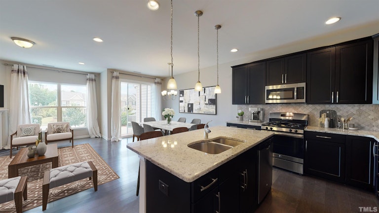 Photo 2 of 11 - 125 Bowerbank Ln, Apex, NC 27539