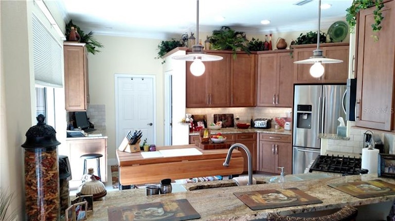 Photo 4 of 25 - 8635 54th Avenue Cir E, Bradenton, FL 34211