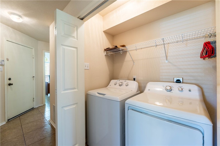 Photo 30 of 33 - 3216 Winding River Trl, Round Rock, TX 78681