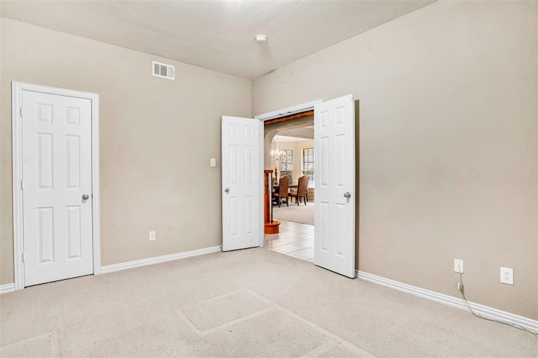Photo 6 of 40 - 1418 Oxbow Dr, Cedar Hill, TX 75104