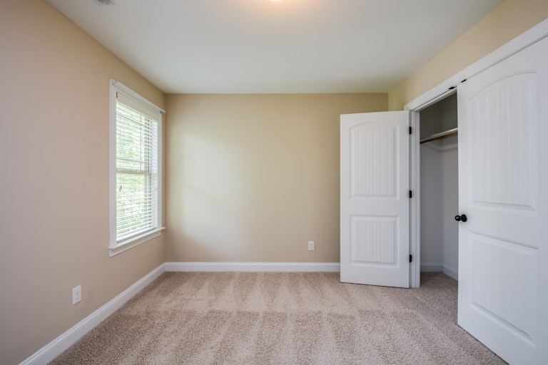 Photo 12 of 17 - 203 McKnitt Pl, Garner, NC 27529