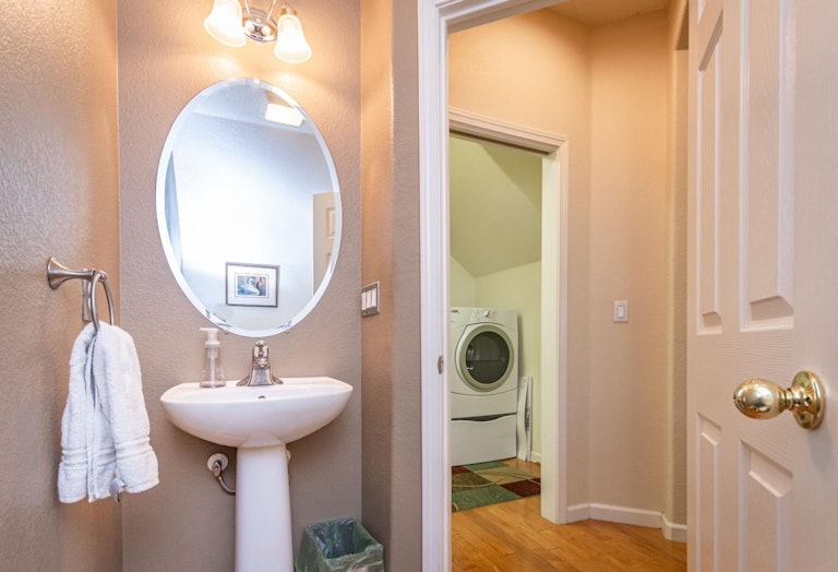 Photo 17 of 42 - 955 Marvin Gardens Way #28, Rocklin, CA 95765