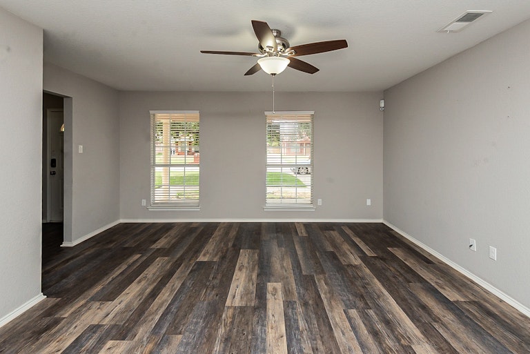 Photo 12 of 26 - 6428 Henco Dr, Fort Worth, TX 76119