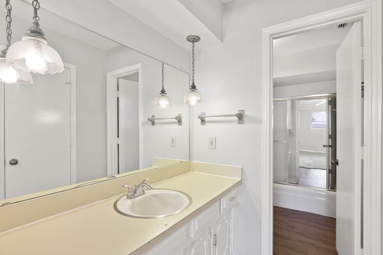 Photo 23 of 26 - 142 Bailey Dr, Desoto, TX 75115