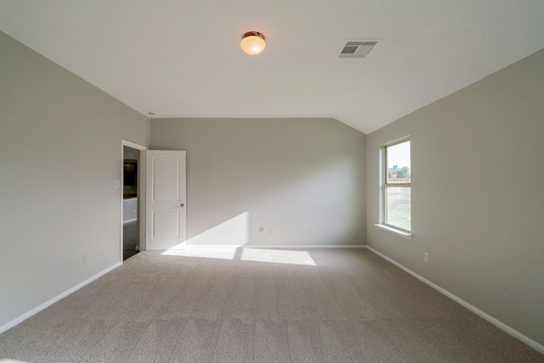 Photo 17 of 36 - 14030 Brunswick Place Dr, Houston, TX 77047