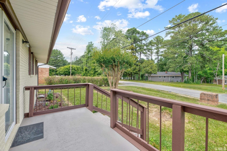 Photo 2 of 36 - 818 Shannon Dr, Chapel Hill, NC 27516