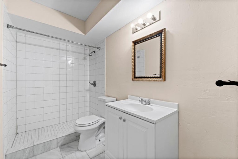 Photo 16 of 25 - 302 E 40th 1/2 St, Houston, TX 77018