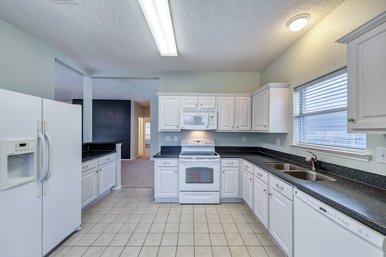 Photo 3 of 26 - 1020 Havenbrook Dr, Arlington, TX 76001