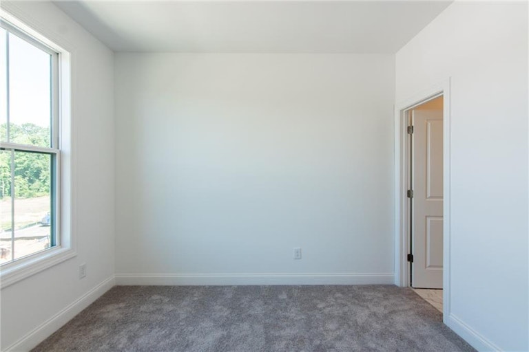 Photo 23 of 37 - 211 Downing Dr #81, Alpharetta, GA 30022