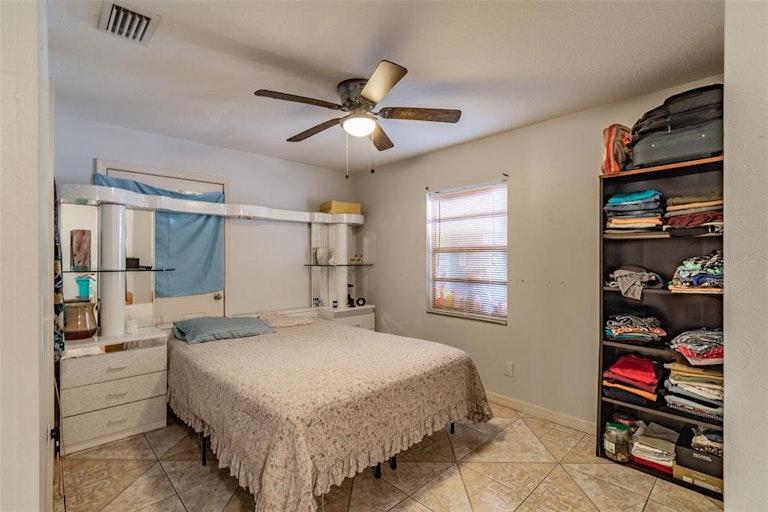 Photo 27 of 40 - 8107 N Lois Ave, Tampa, FL 33614