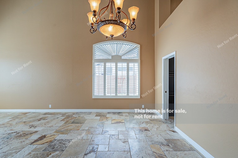 Photo 11 of 36 - 18718 N 62nd Dr, Glendale, AZ 85308
