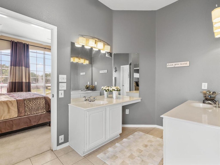 Photo 26 of 38 - 4133 Walnut Creek Ct, Fort Worth, TX 76137