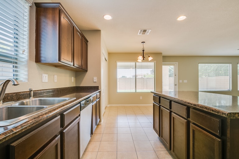 Photo 10 of 39 - 4152 E Bonanza Rd, Gilbert, AZ 85297