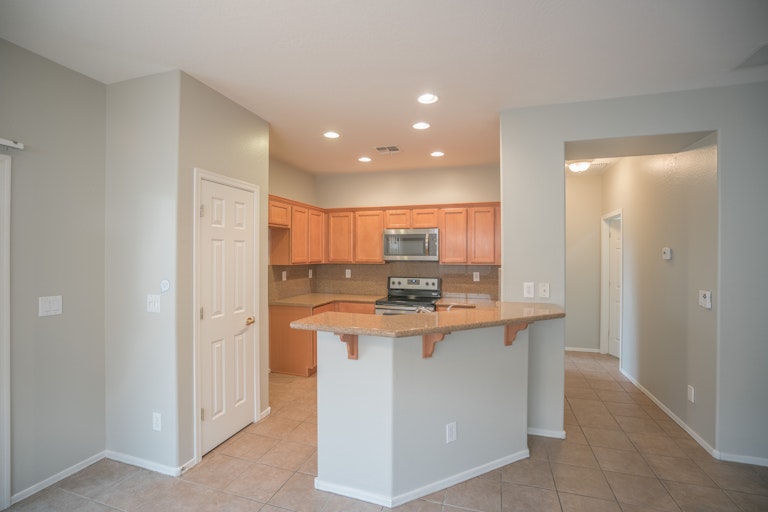 Photo 7 of 29 - 1740 W Twain Dr, Anthem, AZ 85086