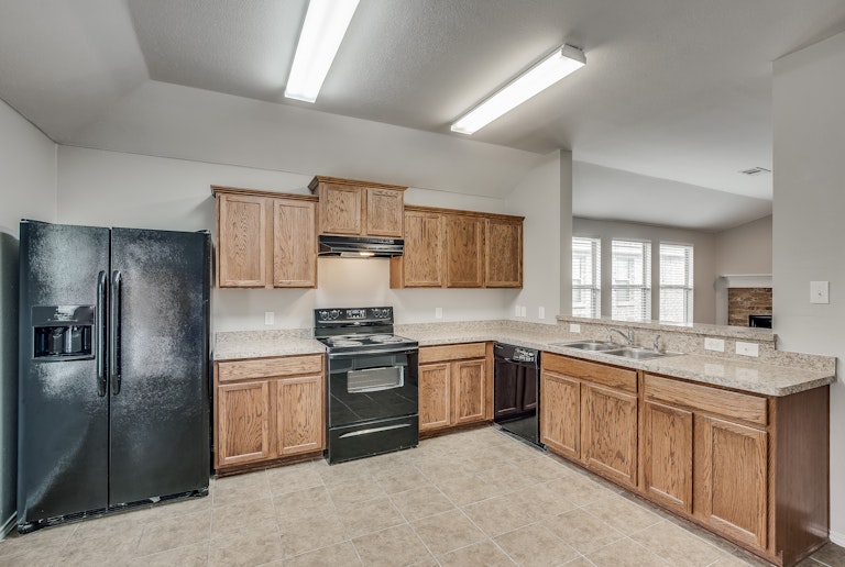 Photo 9 of 24 - 409 Twin Knoll Dr, McKinney, TX 75071