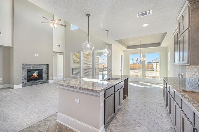 Photo 7 of 25 - 8707 Marina Alto Ln, Cypress, TX 77433