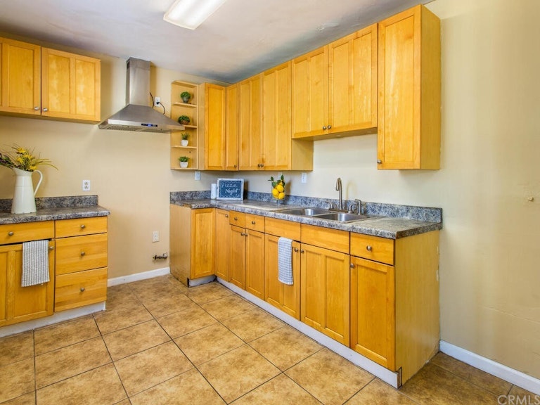 Photo 7 of 23 - 6705 Lynwood Way, Highland, CA 92346
