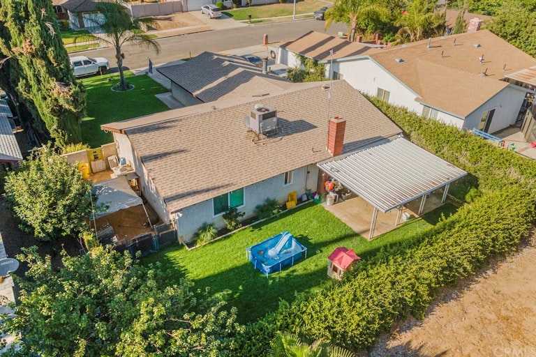 Photo 11 of 11 - 22205 Lark St, Grand Terrace, CA 92313