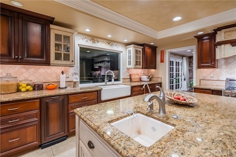 Photo 17 of 59 - 2899 N Monte Verde Dr, Covina, CA 91724