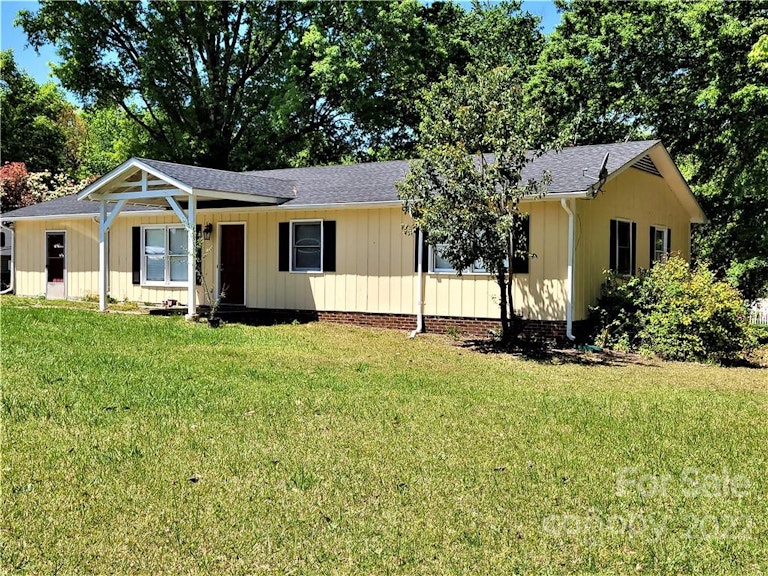 Photo 2 of 21 - 2115 Fowler Secrest Rd, Monroe, NC 28110