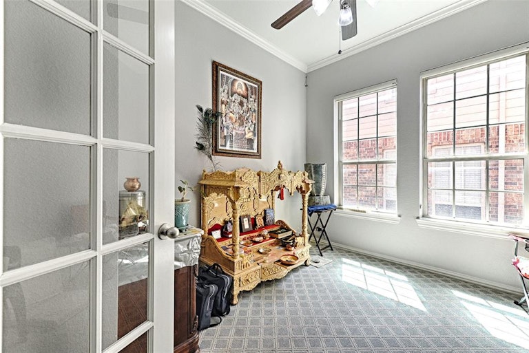 Photo 5 of 32 - 204 Vagon Castle Ln, Lewisville, TX 75056