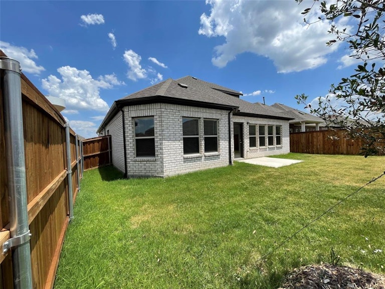 Photo 29 of 39 - 3209 Puffin Ln, Celina, TX 75009