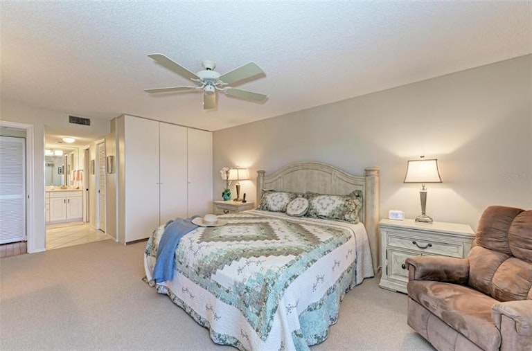 Photo 25 of 56 - 1247 Edgewater Cir #1247, Bradenton, FL 34209