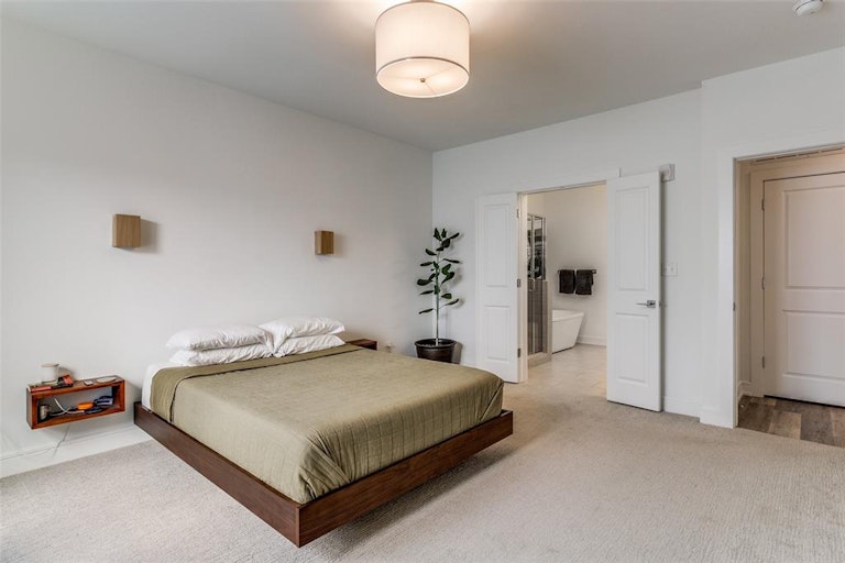 Photo 8 of 17 - 5714 McCommas Blvd #204, Dallas, TX 75206