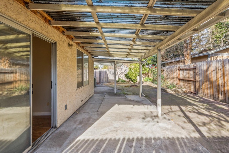 Photo 34 of 38 - 5030 Strasbourg Way, Sacramento, CA 95842