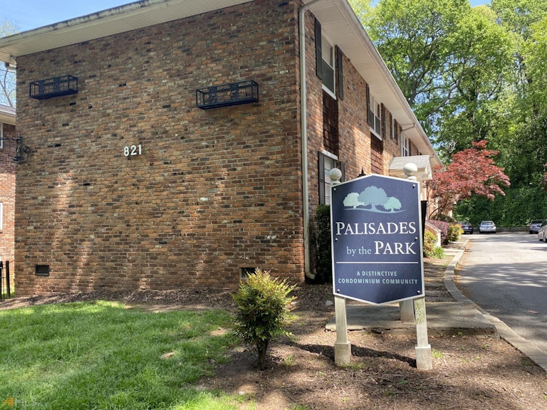 Photo 1 of 17 - 821 Durant Pl NE #821-6, Atlanta, GA 30308