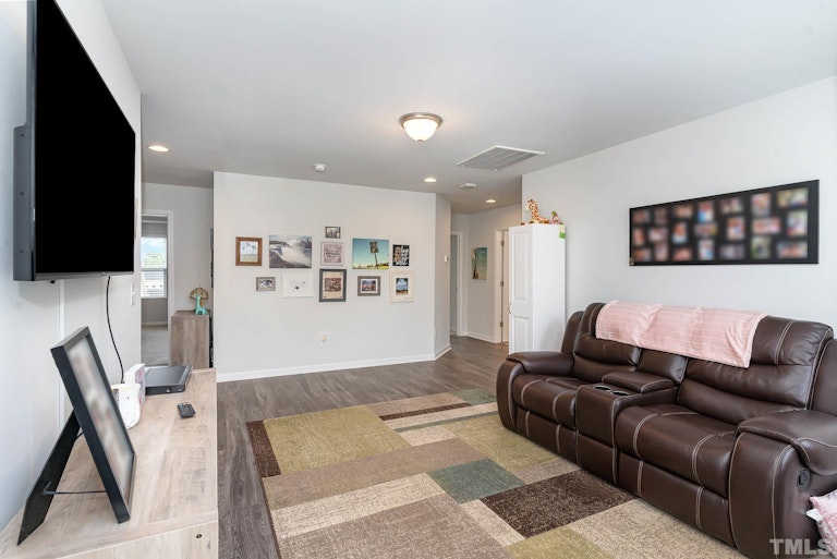Photo 16 of 30 - 3438 Norway Spruce Rd, Raleigh, NC 27616
