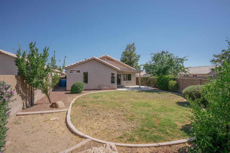 Photo 5 of 24 - 3564 W Tina Ln, Glendale, AZ 85310