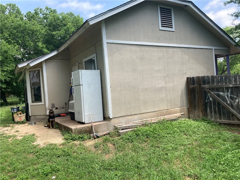 Photo 1 of 14 - 7001 Kildare Cv, Austin, TX 78724