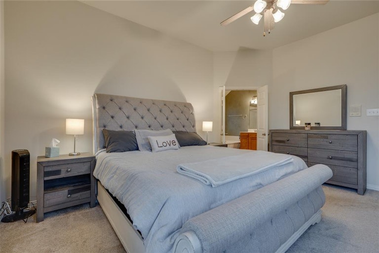 Photo 19 of 33 - 2445 Marble Canyon Dr, Little Elm, TX 75068