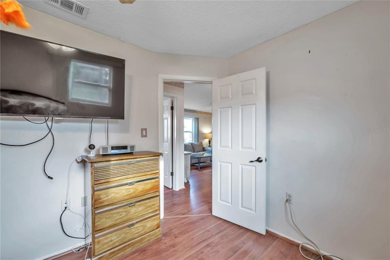Photo 19 of 52 - 9851 Marlinton Ln, Port Richey, FL 34668