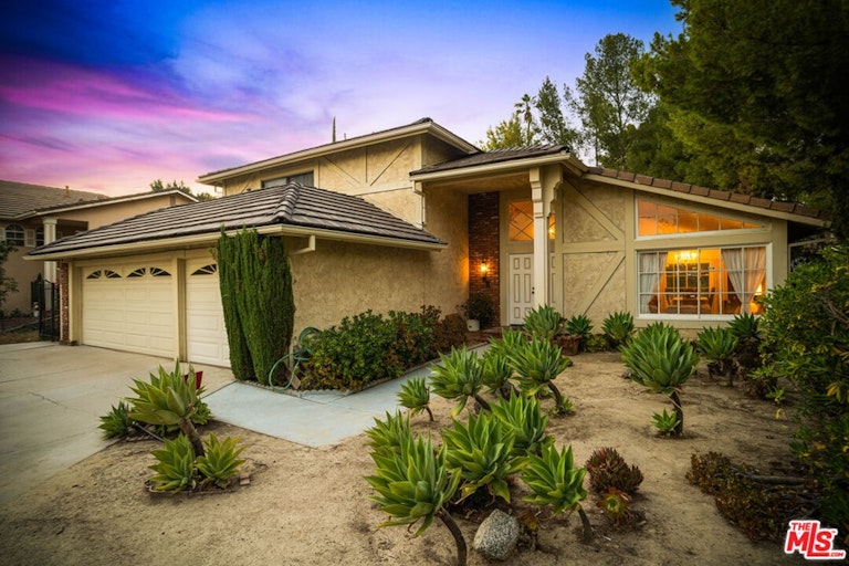 Photo 2 of 53 - 18502 Entrada Ct, Porter Ranch, CA 91326