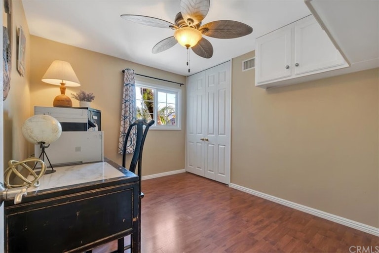 Photo 19 of 28 - 8301 Friesland Dr, Huntington Beach, CA 92647