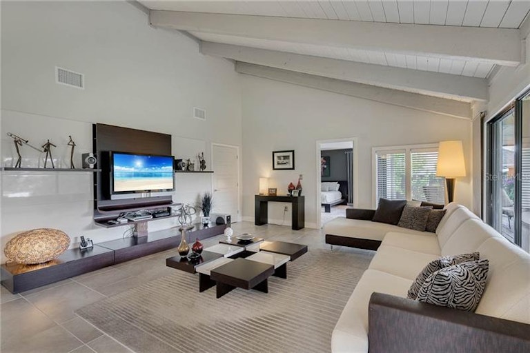 Photo 16 of 25 - 113 Fairway Dr, Haines City, FL 33844