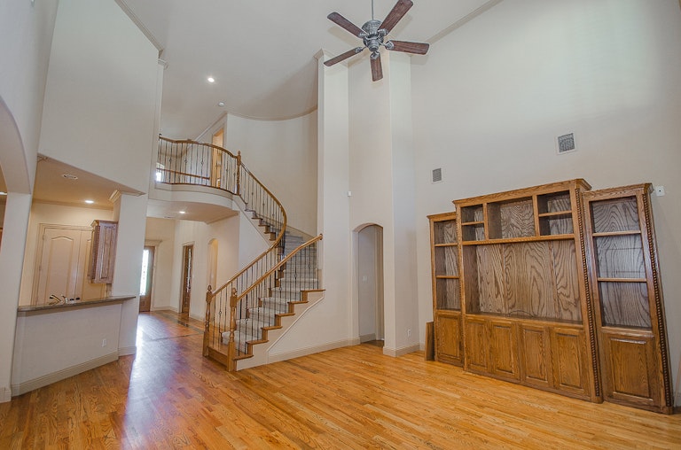 Photo 19 of 47 - 3006 Queen Ann Ct, Arlington, TX 76001