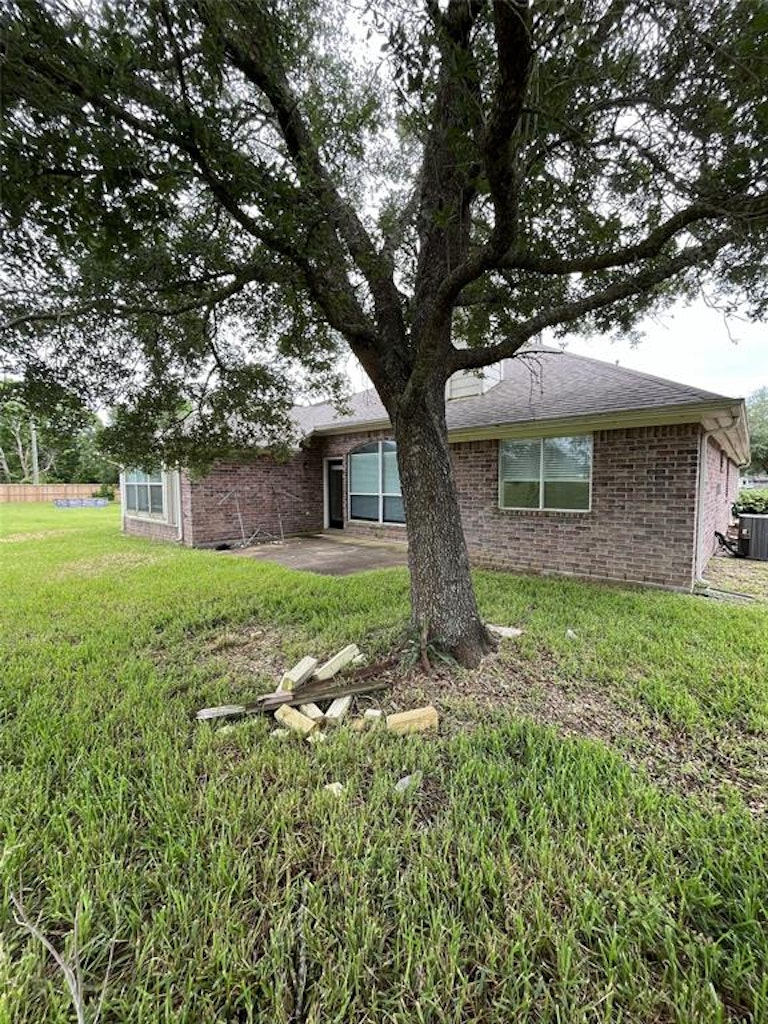Photo 5 of 6 - 4042 Dell Ln, Missouri City, TX 77459