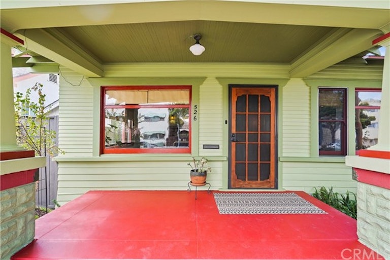 Photo 4 of 42 - 526 E 8th St, Long Beach, CA 90813