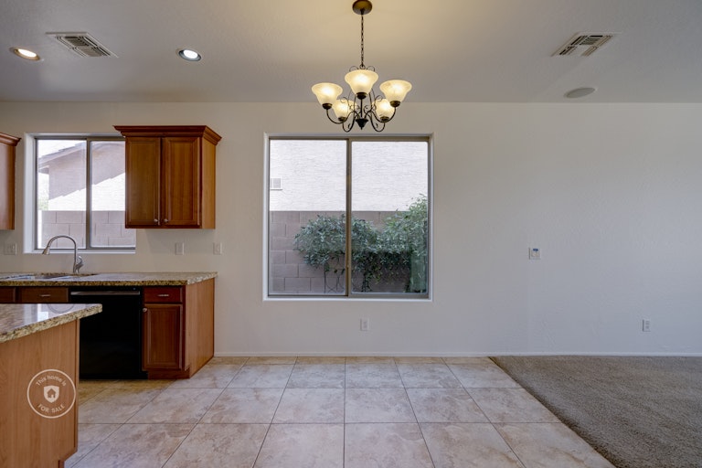Photo 12 of 34 - 18016 W Paradise Ln, Surprise, AZ 85388