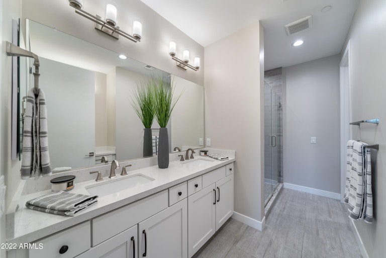 Photo 15 of 39 - 3200 N 39th St #14, Phoenix, AZ 85018