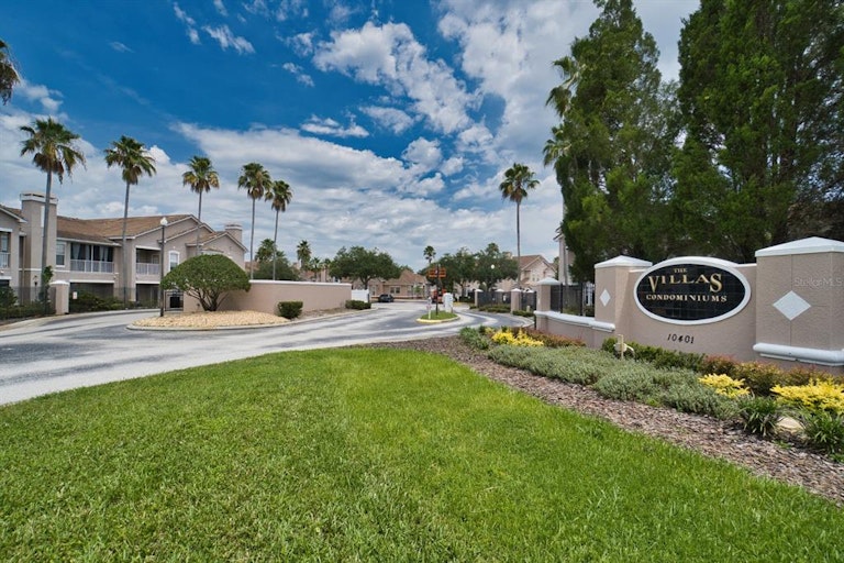 Photo 2 of 24 - 18118 Villa Creek Dr #18118, Tampa, FL 33647