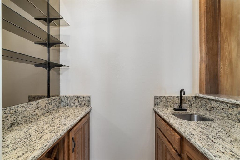 Photo 11 of 35 - 4124 Rainsong Dr, Dallas, TX 75287