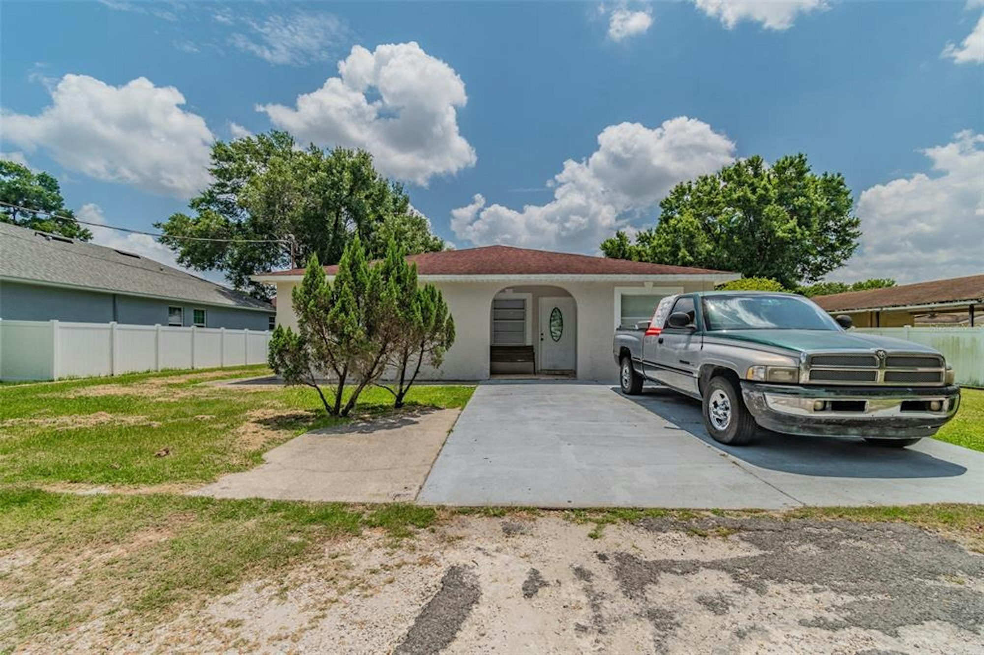 Photo 1 of 40 - 8107 N Lois Ave, Tampa, FL 33614