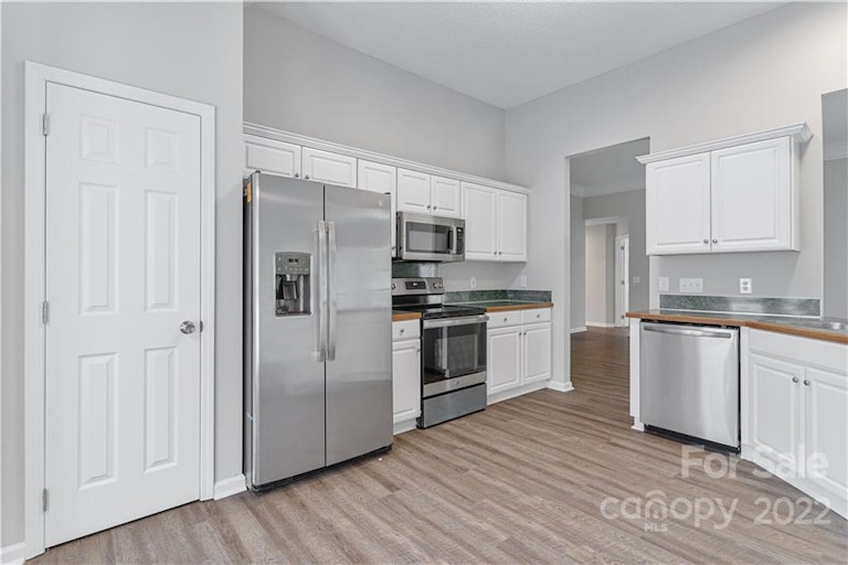 Photo 10 of 25 - 3661 Lake Spring Ave NW, Concord, NC 28027