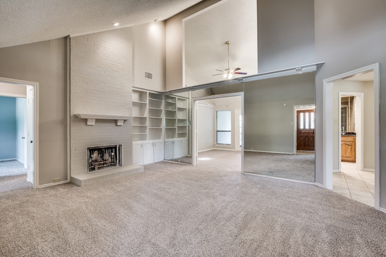 Photo 1 of 27 - 2618 Meadowridge Dr, Garland, TX 75044